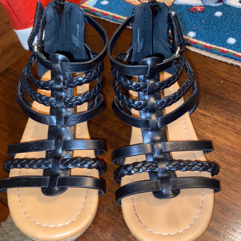 Girls sandals